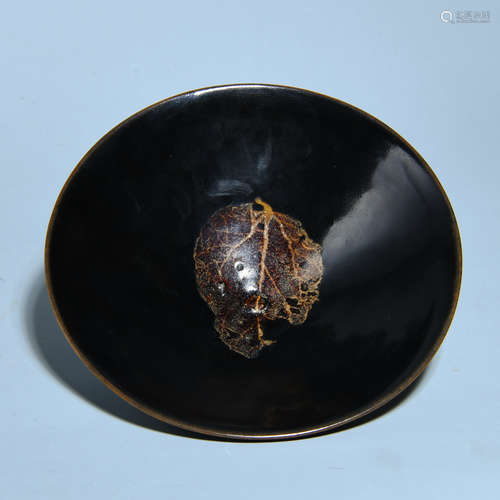 A JIZHOU KILN WOOD AND LEAF SMALL CUP