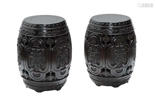 PAIR OF ROSEWOOD OR ZITAN BARREN-FORM STOOLS, QING DYNASTY (Y)