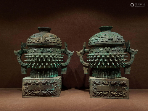 A PAIR OF CHINESE VINTAGE BRONZE 