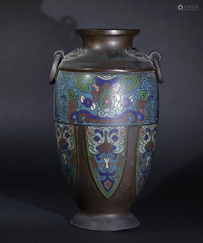 A VINTAGE CLOISONNE VASE