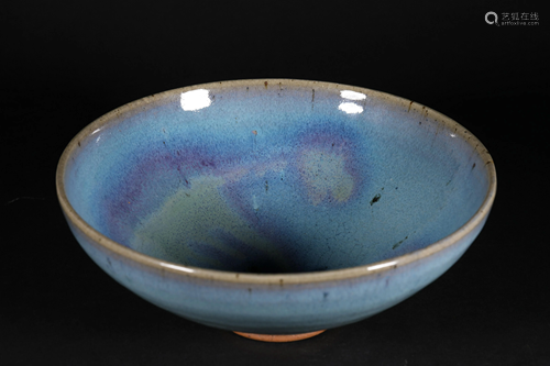 A CHINESE VINTAGE PORCELAIN BOWL