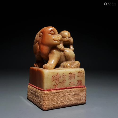 A CHINESE VINTAGE SHOUSHAN STONE SEAL