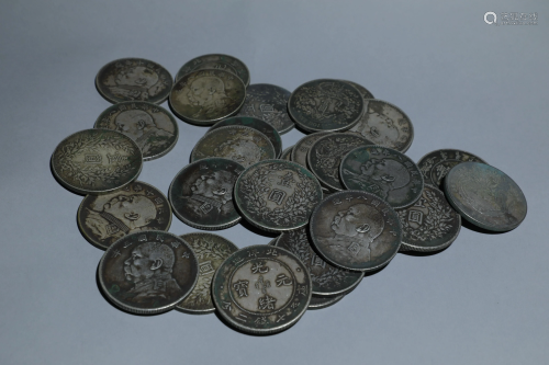 A GROUP OF CHINESE VINTAGE COINS