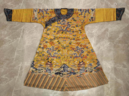 A CHINESE VINTAGE EMPEROR'S COURT ROBE