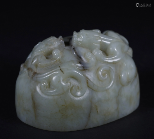 A CHINESE VINTAGE WHITE JADE SEAL