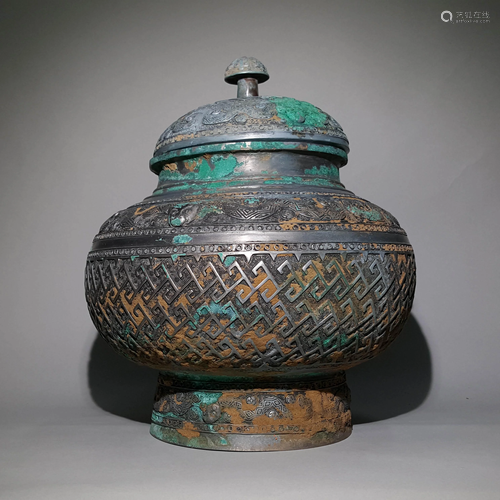 A CHINESE VINTAGE BRONZE JAR