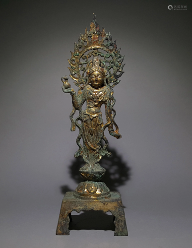 A CHINESE VINTAGE GILT BRONZE BUDDHA STATUE