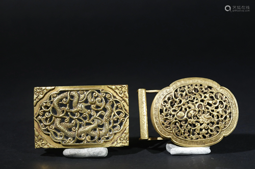 A CHINESE GILT SILVER BELT BUCKEL