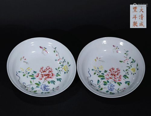 ONE PAIR OF CHINESE PORCELAIN BOWLS