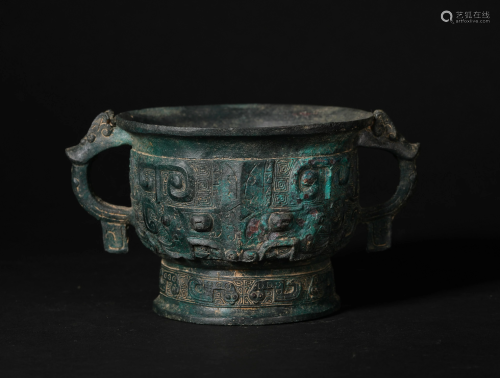 A CHINESE VINTAGE BRONZE CONTAINER 
