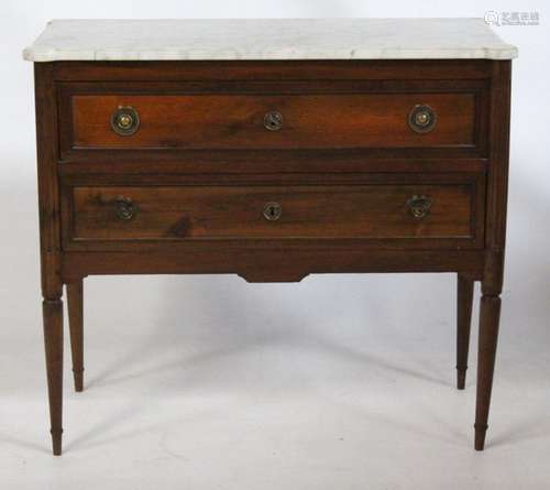 PETITE COMMODE sauteuse en noyer Elle ouvre par de…