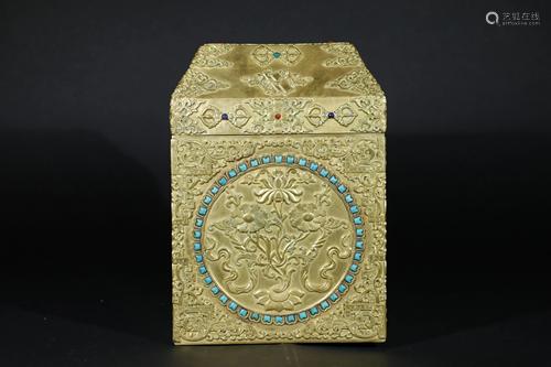 A CHINESE VINTAGE GILT BRONZE BUDDHIST INSCRPTION BOX