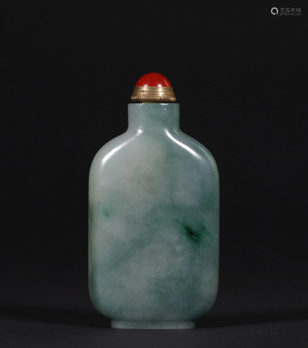 A CHINESE JADEITE SNUFF BOTTLE