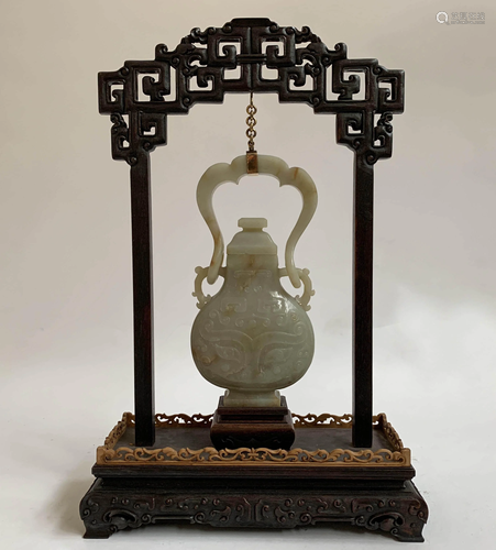 A CHINESE VINTAGE TABLE DISPLAY WHITE JADE HANGING