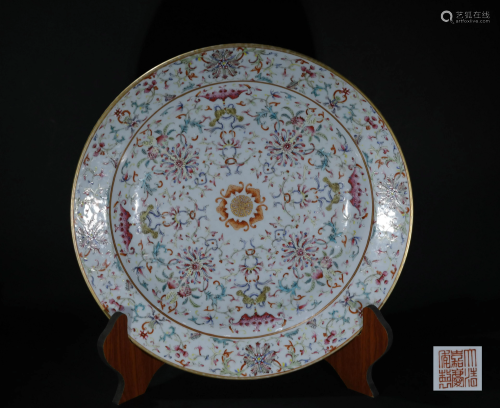 A CHINESE FAMILLE ROSE GLAZE PORCELAIN PLATE