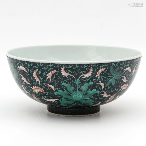 A Famille Noir Bowl