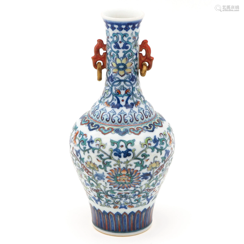 A Doucai Decor Vase