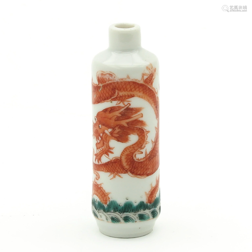 A Dragon Decor Snuff Bottle