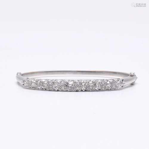 An 18KG Diamond Bracelet