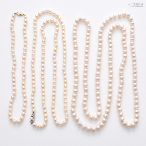 A Lot of 3 Pearl Necklaces