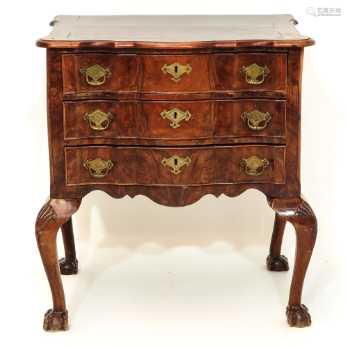 An English Chippendale Chest of Drawer