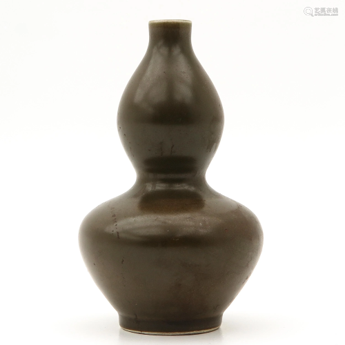 A Teadust Decor Gourd Vase