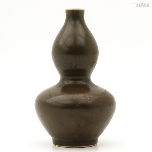 A Teadust Decor Gourd Vase