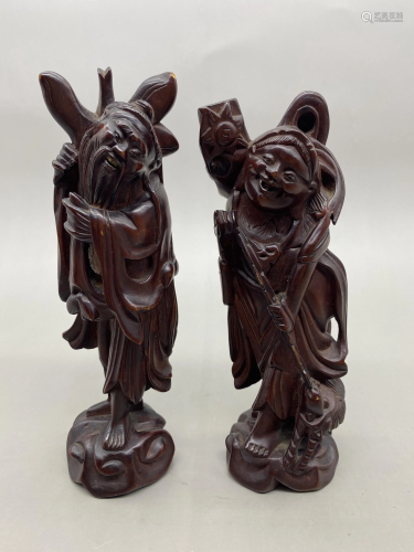 A pair of boxwood figures in the Liu Hai play Jin Chan