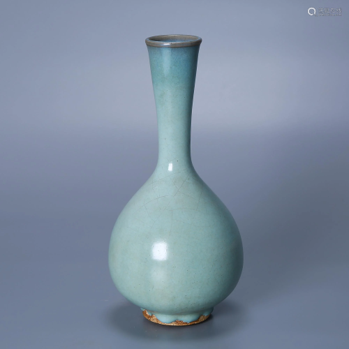 Jin Dynasty Jun Kiln Sky Celadon Glazed Long Neck Vase