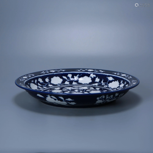 Ming Dynasty Ji blue glaze large plate with white