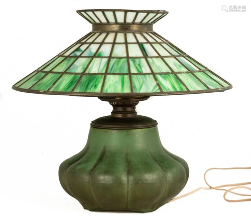 Arts & Crafts Leaded Glass Table Lamp