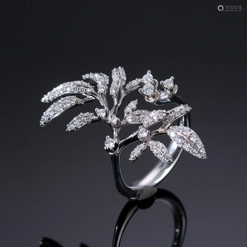 A 18k white gold ring with brilliant-cut diamonds by