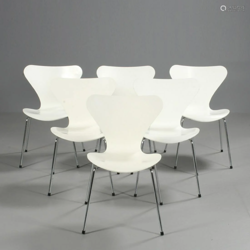 Chairs, 'Syveren', model 3107 of white lacquered.