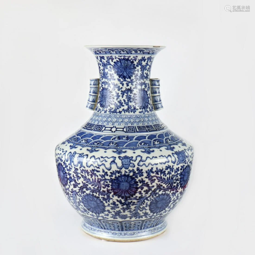 A Big Chinese Blue and White Vase