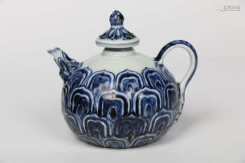 chinese blue and white porcelain teapot