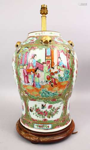 A LARGE 19TH CENTURY CHINESE CANTON FAMILLE ROSE PORCELAIN TEMPLE JAR / VASE, the body with panel