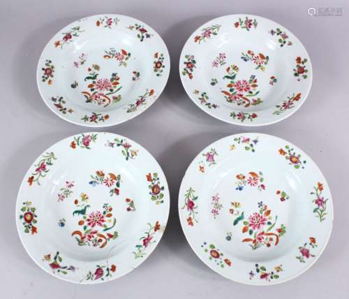 A SET OF FOUR 18TH CENTURY CHINESE FAMILLE ROSE PORCELAIN SOUP PLATES, the plated each decorated