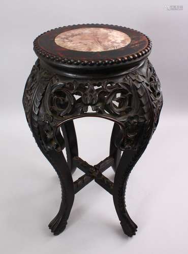 A GOOD 19TH CENTURY CHINESE HARDWOOD MARBLE TOP PLANT STAND, the top inset with a marble roundel,