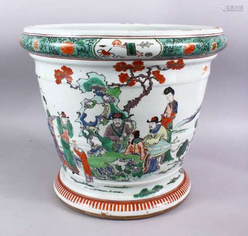 A LARGE 18TH / 19TH CENTURY CHINESE FAMMILE VERTE PORCELAIN JARDINIERE, the body decorated with