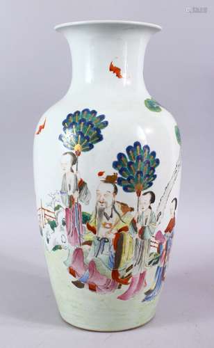 A FINE REPUBLIC PERIOD CHINESE FAMILLE ROSE PORCELAIN BALUSTER VASE, finely decorated with scenes of