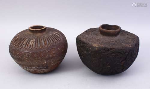 TWO RARE 1ST/2ND CENTURY INDIAN POTTERY LOTAS, both of globular form with incised decoration, each