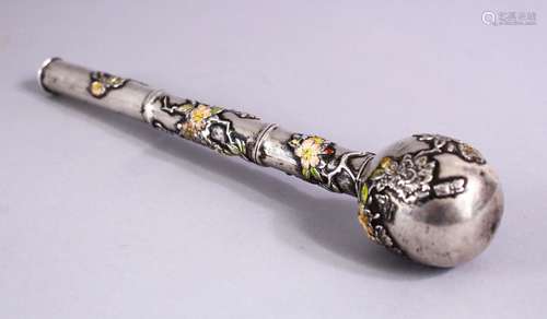 A FINE 19TH CENTURY CHINESE SOLID SILVER & ENAMEL PARASOL HANDLE - SIGNED , the handle decorated