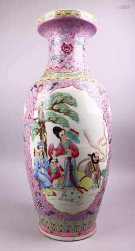 A LARGE CHINESE REPUBLIC STYLE FAMILLE ROSE PORCELAIN VASE, with a pink ground and panels