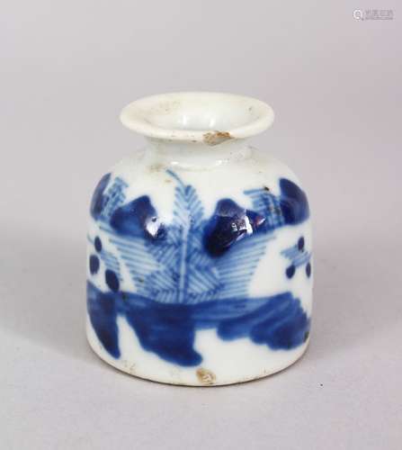 A 19TH CENTURY CHINESE BLUE & WHITE PORCELAIN BRUSH WASH, decorated with native village scenes,