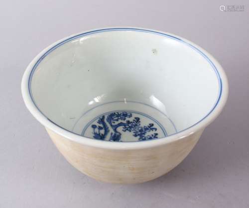 A GOOD UNUSUAL CHINESE BLUE & WHITE PORCELAIN BOWL, interior with underglazed blue decoration, the