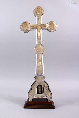 AN 18TH CENTURY JERUSALEM MOTHER OF PEARL & OLIVE WOOD CRUCIFIX, inlaid with mother of pearl