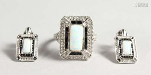A SILVER AND GILSON OPAL DECO STYLE RING.