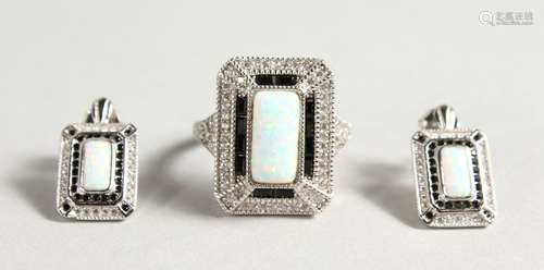 A SILVER AND GILSON OPAL DECO STYLE RING.