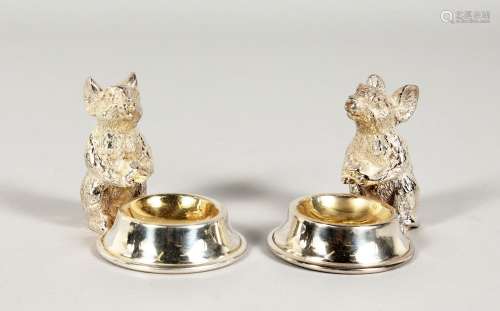 A PAIR OF PLATED MICE SHAPED TABLE SALTS. 2.5ins high.
