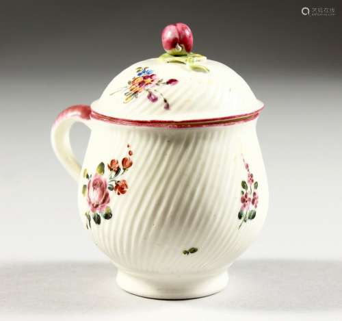 A MID 18TH CENTURY MENNECY CUSTARD CUP AND COVER or pot a jus, spirally moulded and painted with